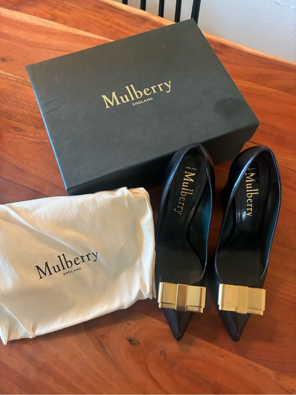 Mulberry Black Pointed Leather Pumps with Gold Bow - Picture 2 of 7